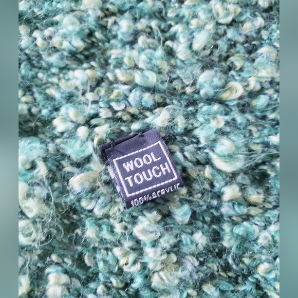 Wool touch poncho -greens-one size - Picture 4 of 5